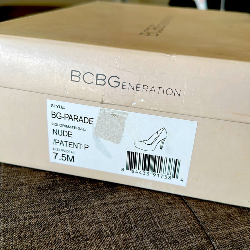 Bcbgeneration 7.5 nude/patent pumps